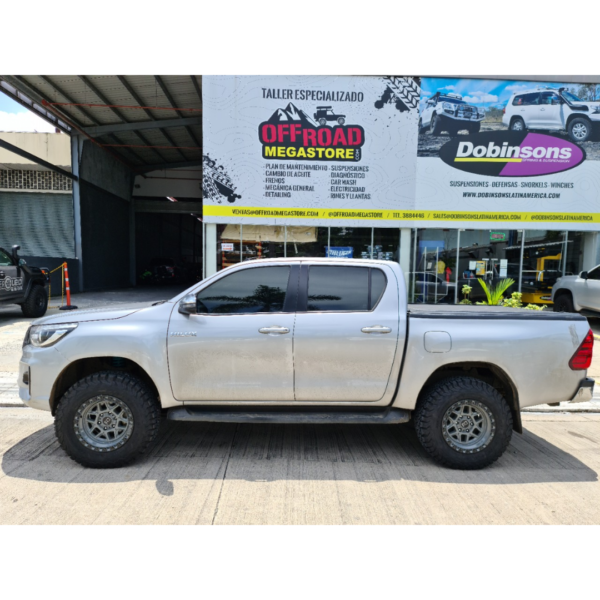 cf05bbd2-2052-498a-b8ca-bb4965cfb6e2 SUSPENSIÓN DOBINSONS NITRO GASS TWINTUBE TOYOTA HILUX 2" 2015 +