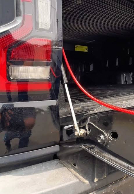 images (4) AMORTIGUADOR DE TAPA DE TOLVA FORD RANGER / RANGER RAPTOR